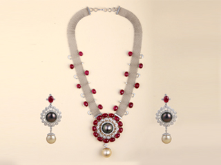 Necklace set